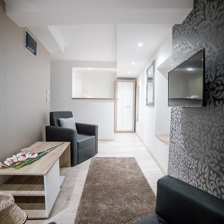 קרגיובאק Apartmani Aleksandra U Centru Grada מראה חיצוני תמונה