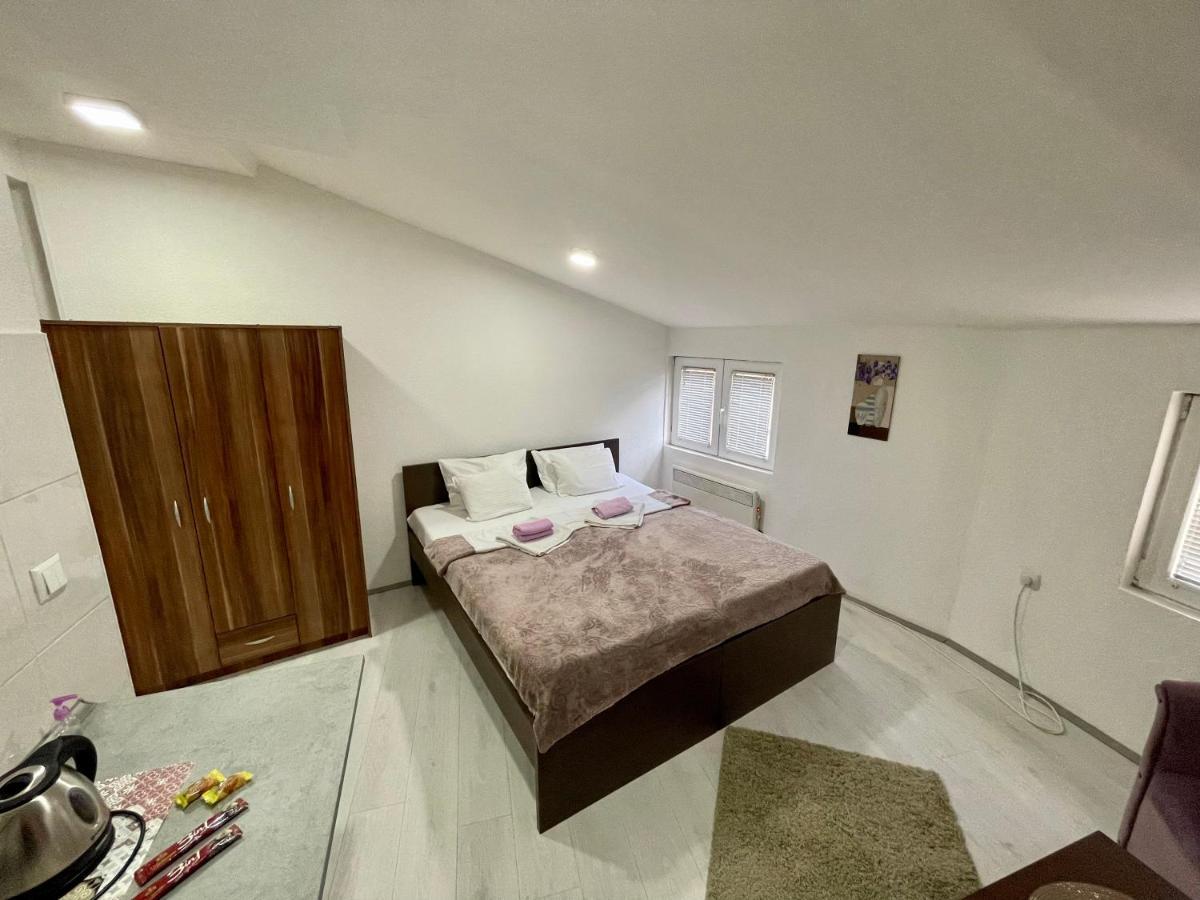 קרגיובאק Apartmani Aleksandra U Centru Grada מראה חיצוני תמונה