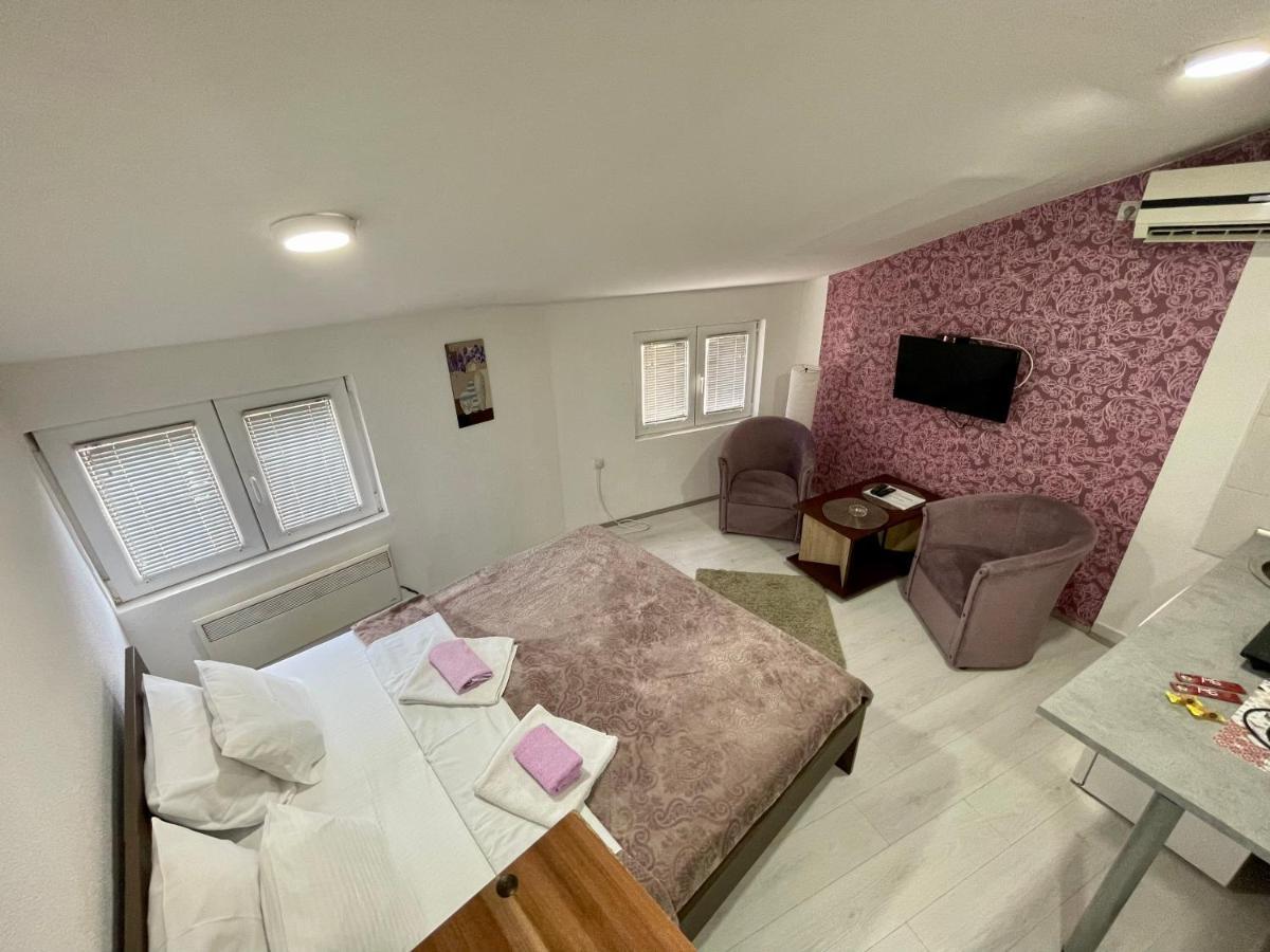 קרגיובאק Apartmani Aleksandra U Centru Grada מראה חיצוני תמונה