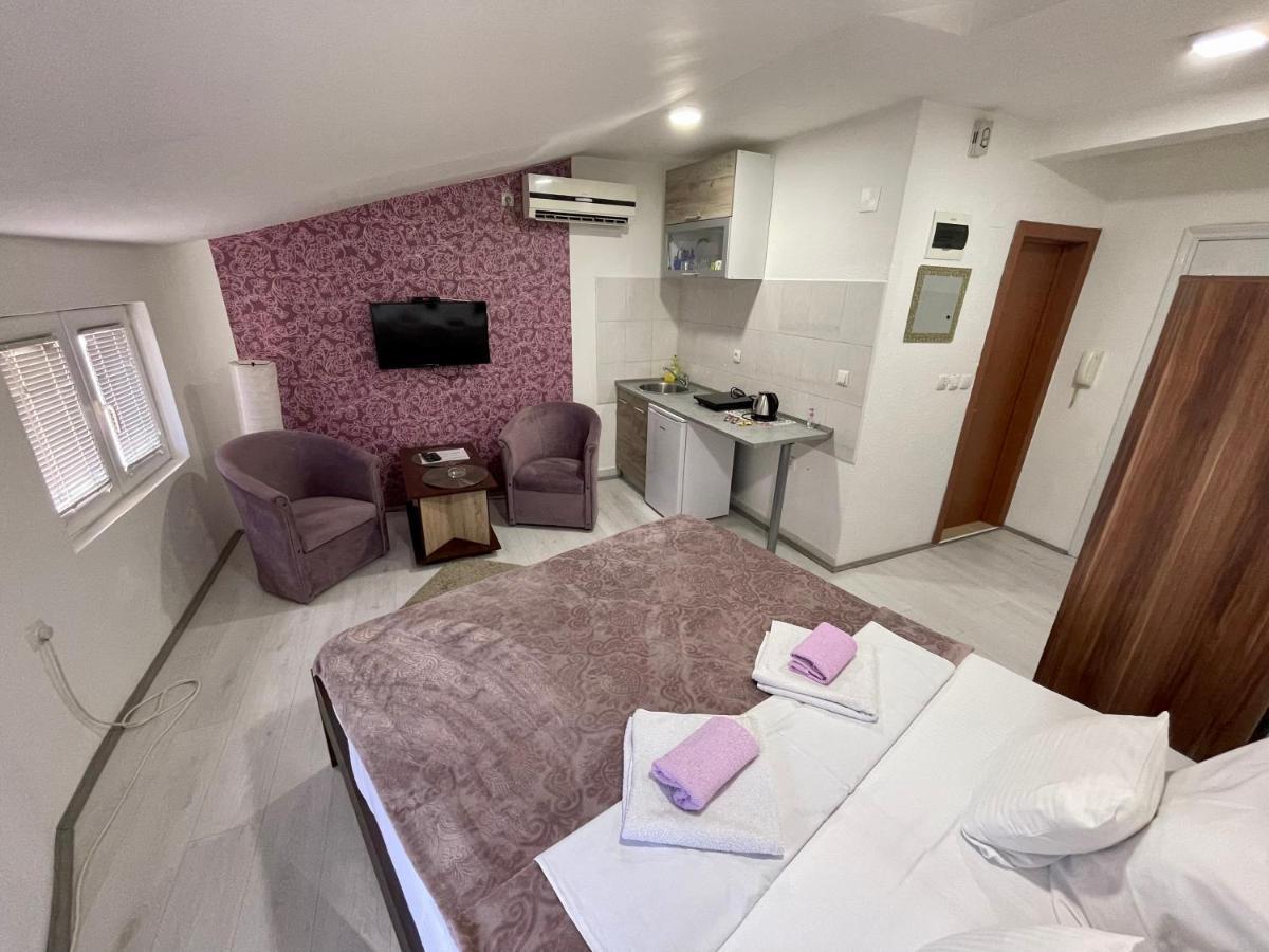קרגיובאק Apartmani Aleksandra U Centru Grada מראה חיצוני תמונה