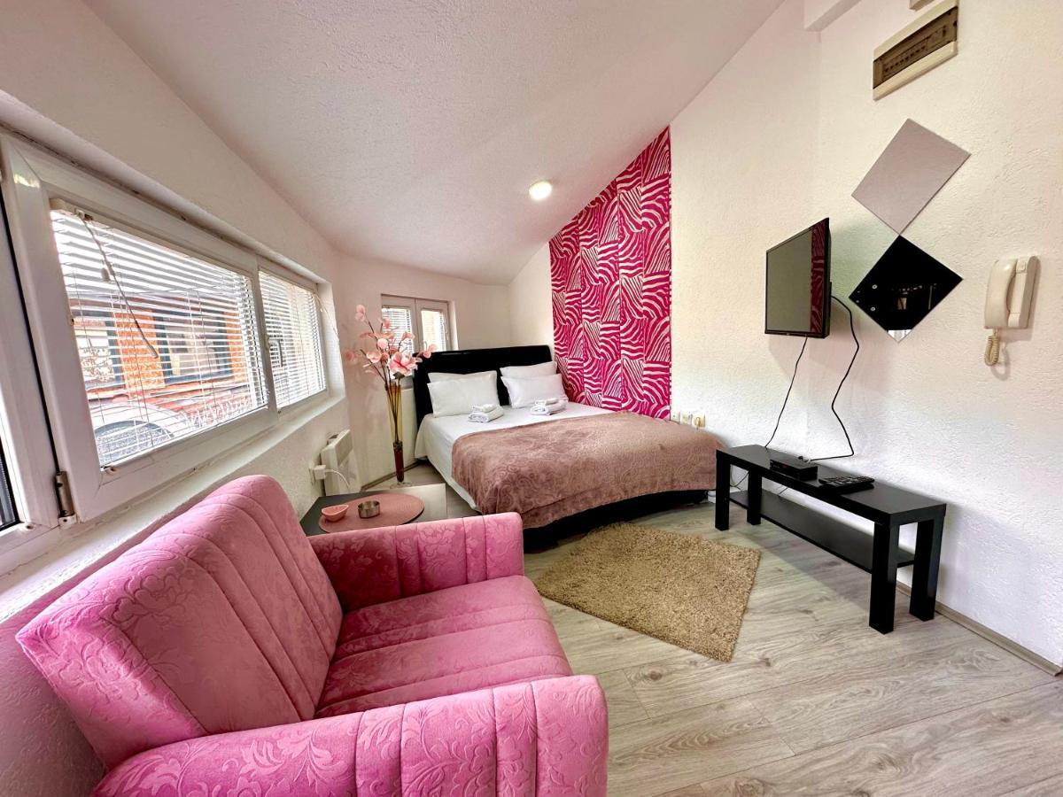 קרגיובאק Apartmani Aleksandra U Centru Grada מראה חיצוני תמונה