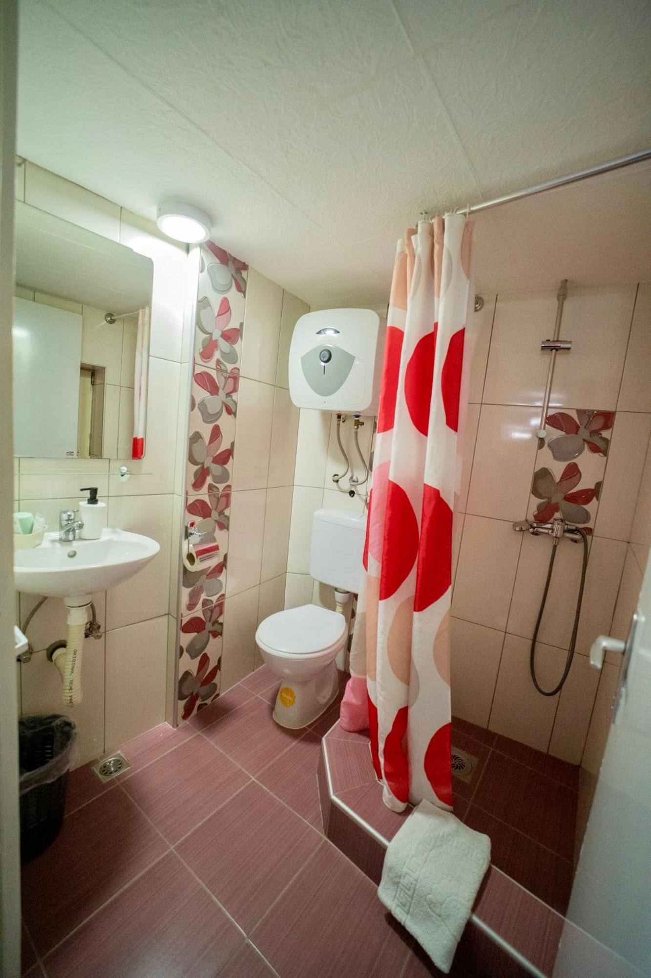 קרגיובאק Apartmani Aleksandra U Centru Grada מראה חיצוני תמונה