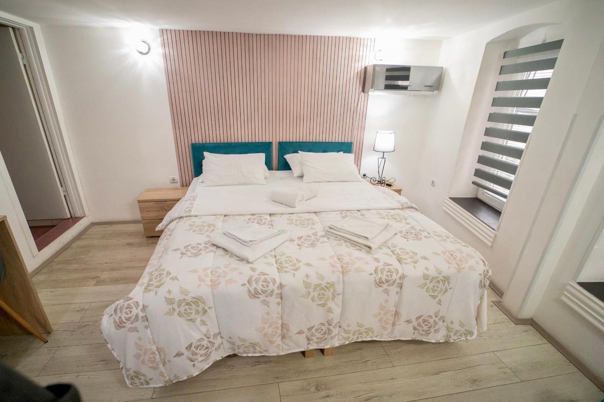 קרגיובאק Apartmani Aleksandra U Centru Grada מראה חיצוני תמונה