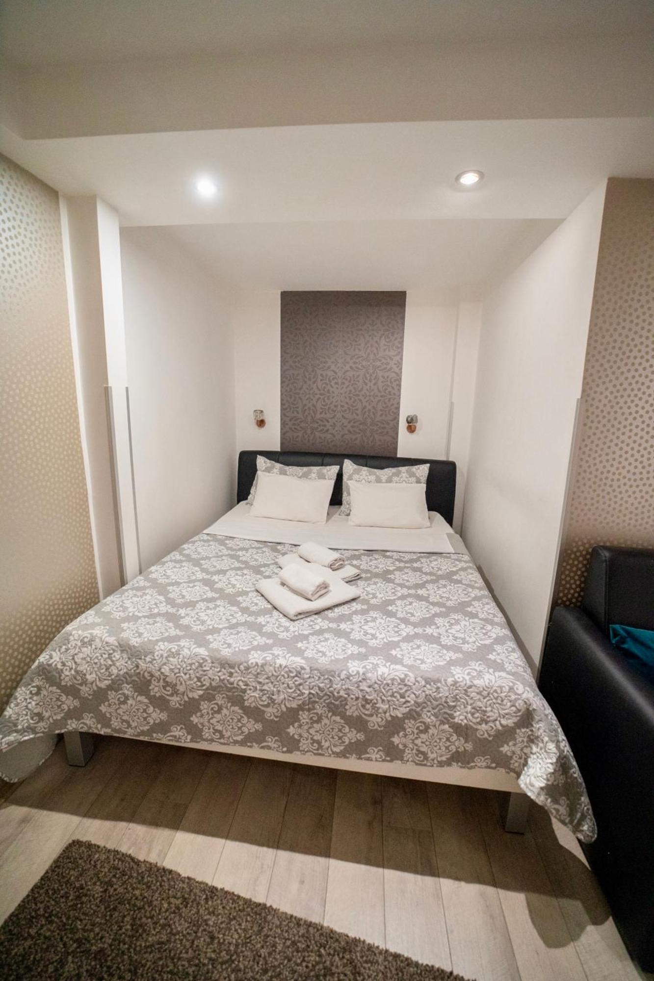 קרגיובאק Apartmani Aleksandra U Centru Grada מראה חיצוני תמונה