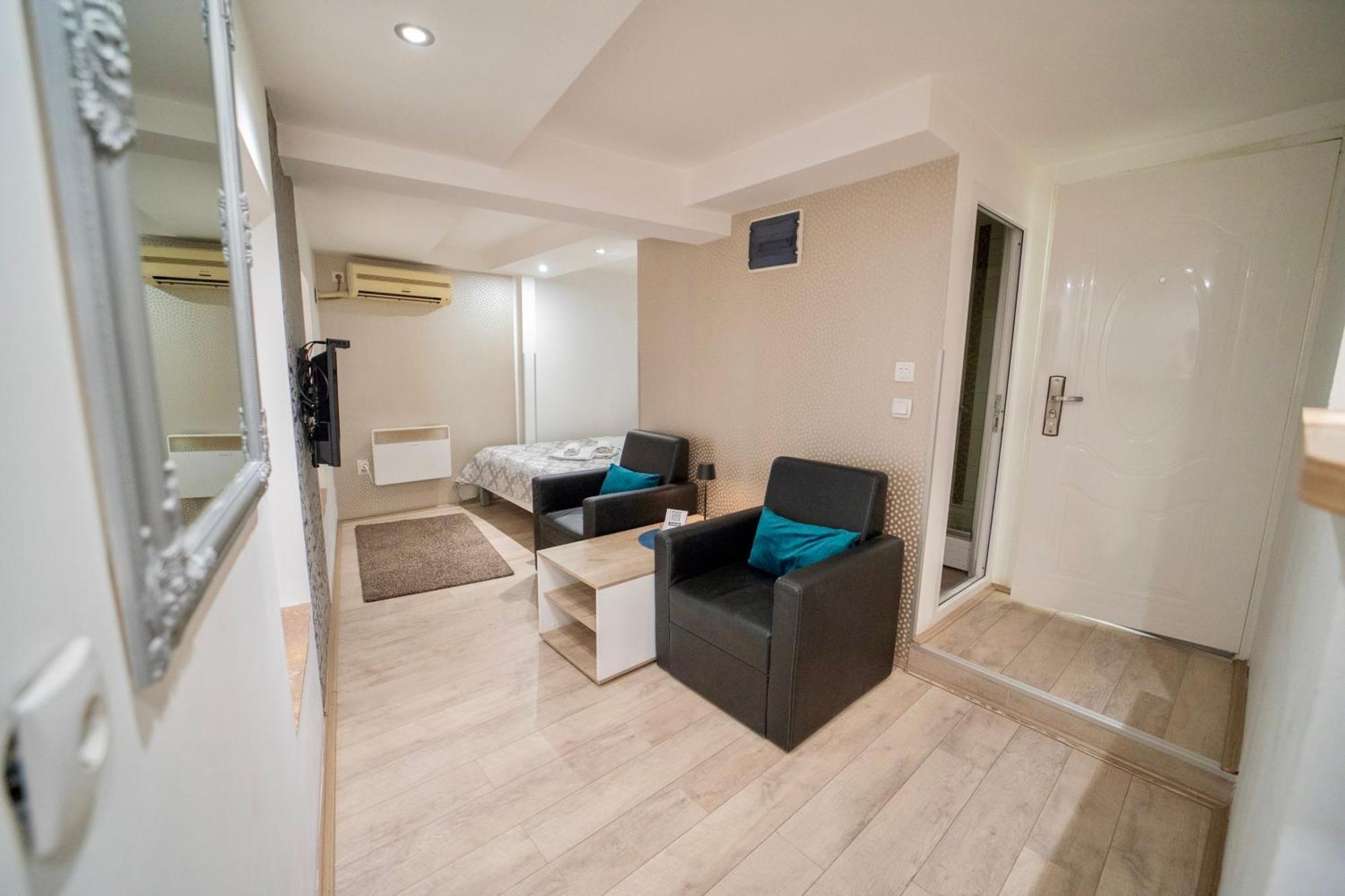 קרגיובאק Apartmani Aleksandra U Centru Grada מראה חיצוני תמונה