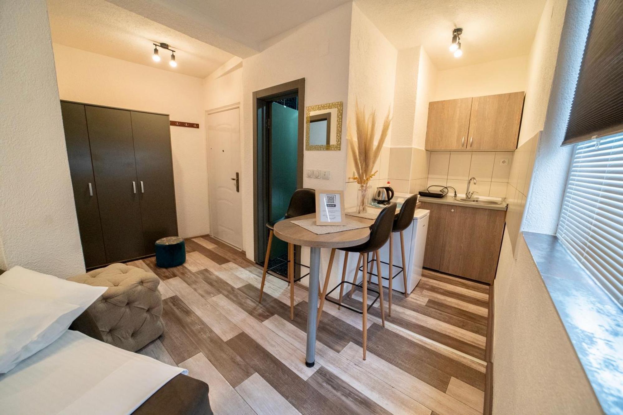 קרגיובאק Apartmani Aleksandra U Centru Grada מראה חיצוני תמונה