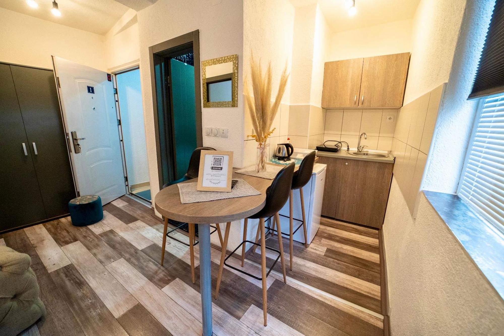 קרגיובאק Apartmani Aleksandra U Centru Grada מראה חיצוני תמונה
