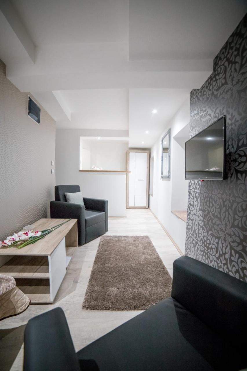 קרגיובאק Apartmani Aleksandra U Centru Grada מראה חיצוני תמונה